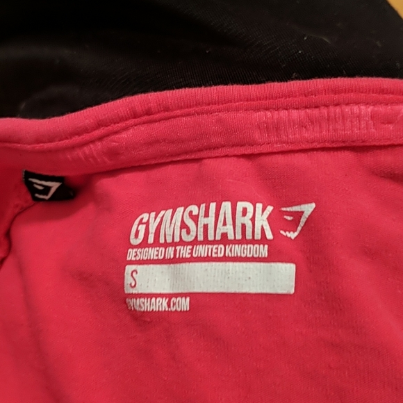 • Pink Gymshark T-shirt • - Picture 4 of 4